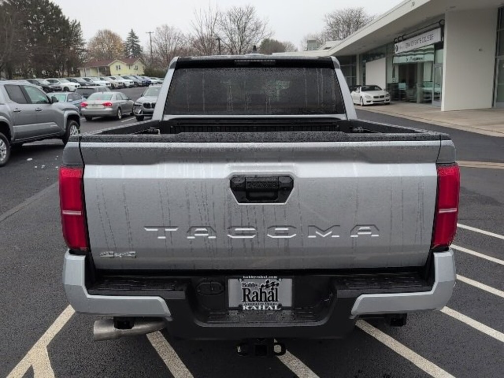 New 2025 Toyota Tacoma SR5 Truck