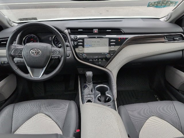 2020 Toyota Camry XLE photo 4