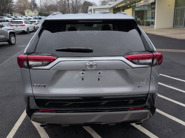 2025 Toyota RAV4 Hybrid SE photo 3