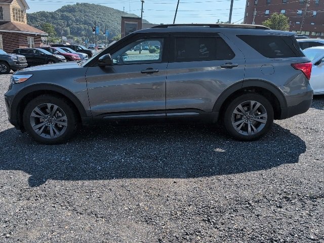 2023 Ford Explorer XLT Sport photo 3