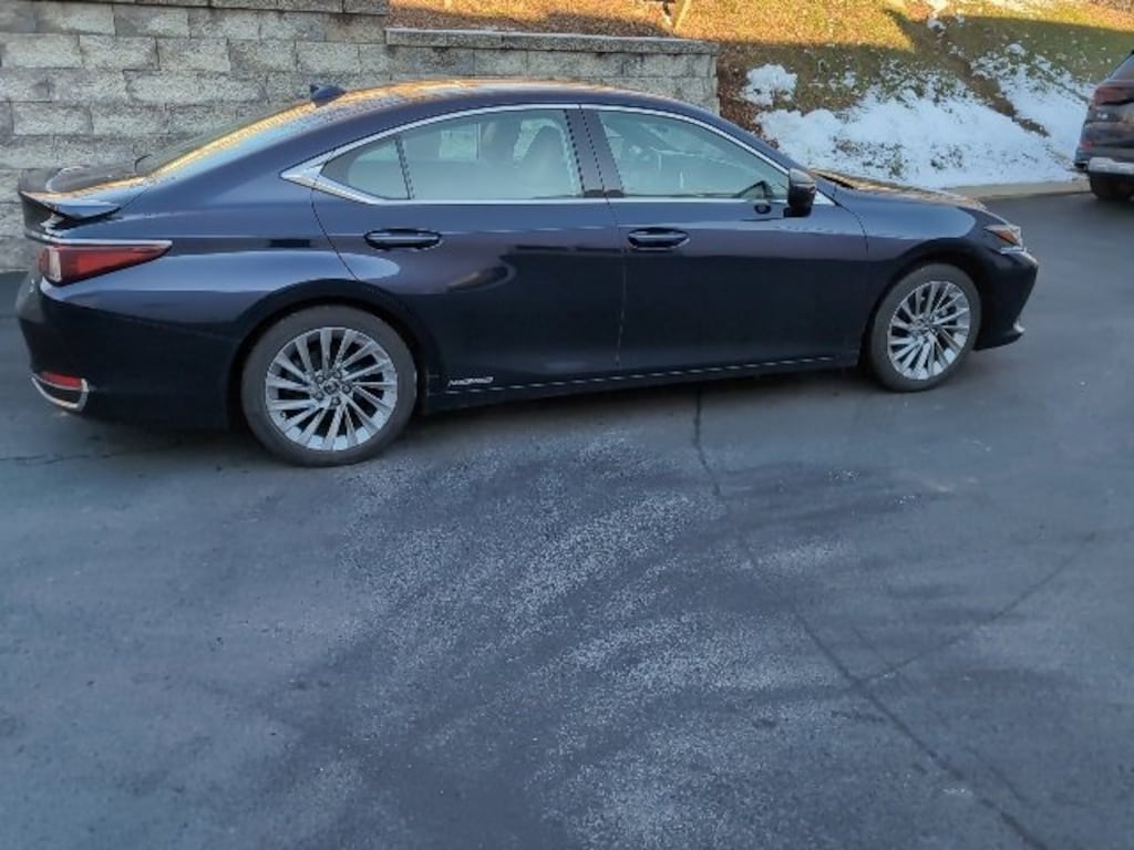 Used 2021 Lexus ES 300h Luxury Sedan