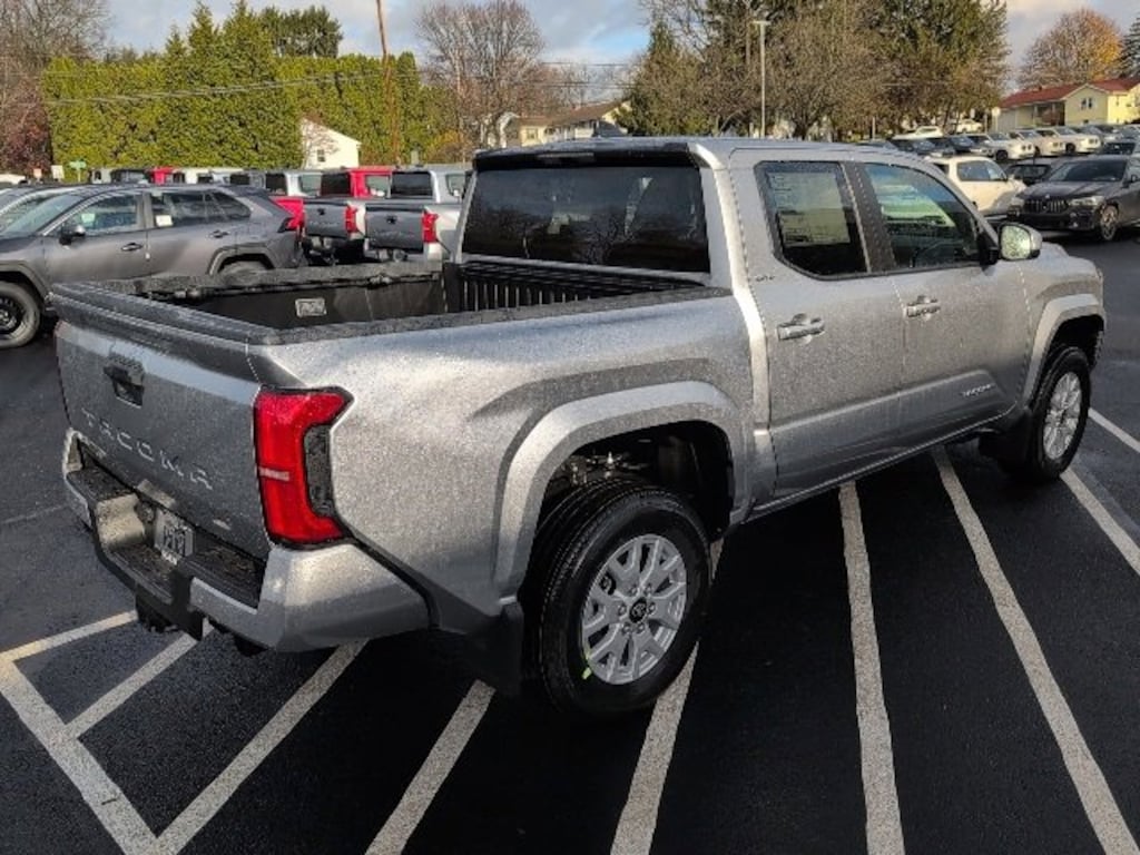 New 2025 Toyota Tacoma SR5 Truck