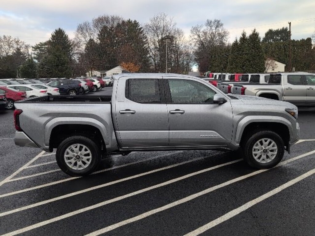 New 2025 Toyota Tacoma SR5 Truck
