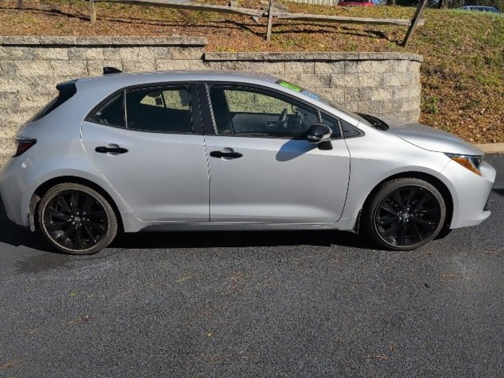 Used 2021 Toyota Corolla Hatchback SE Nightshade Edition Hatchback