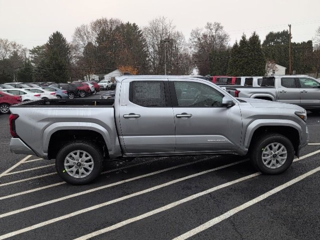 New 2025 Toyota Tacoma SR5 Truck