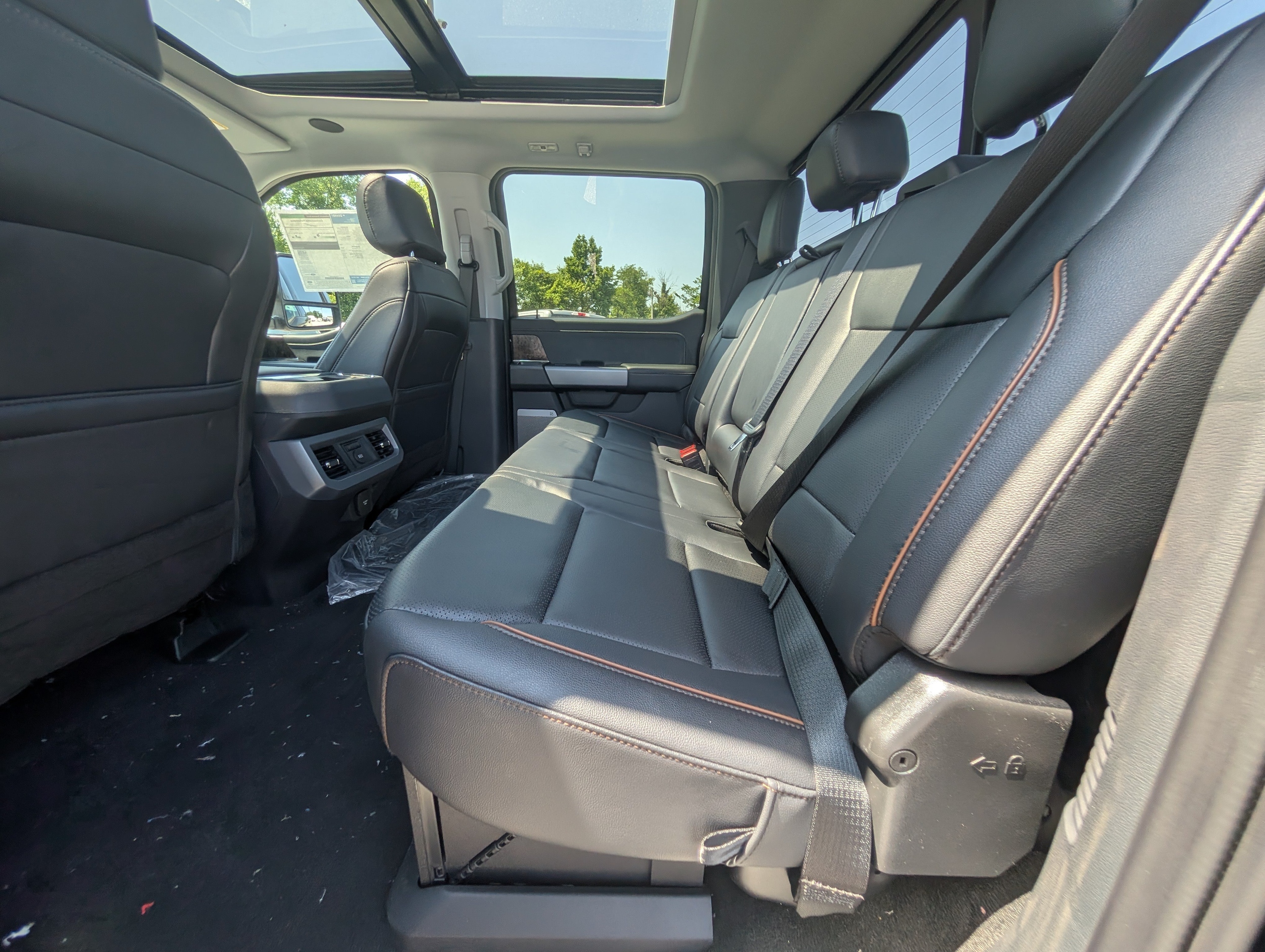 2025 Ford F-350 Super Duty Lariat - Photo 12