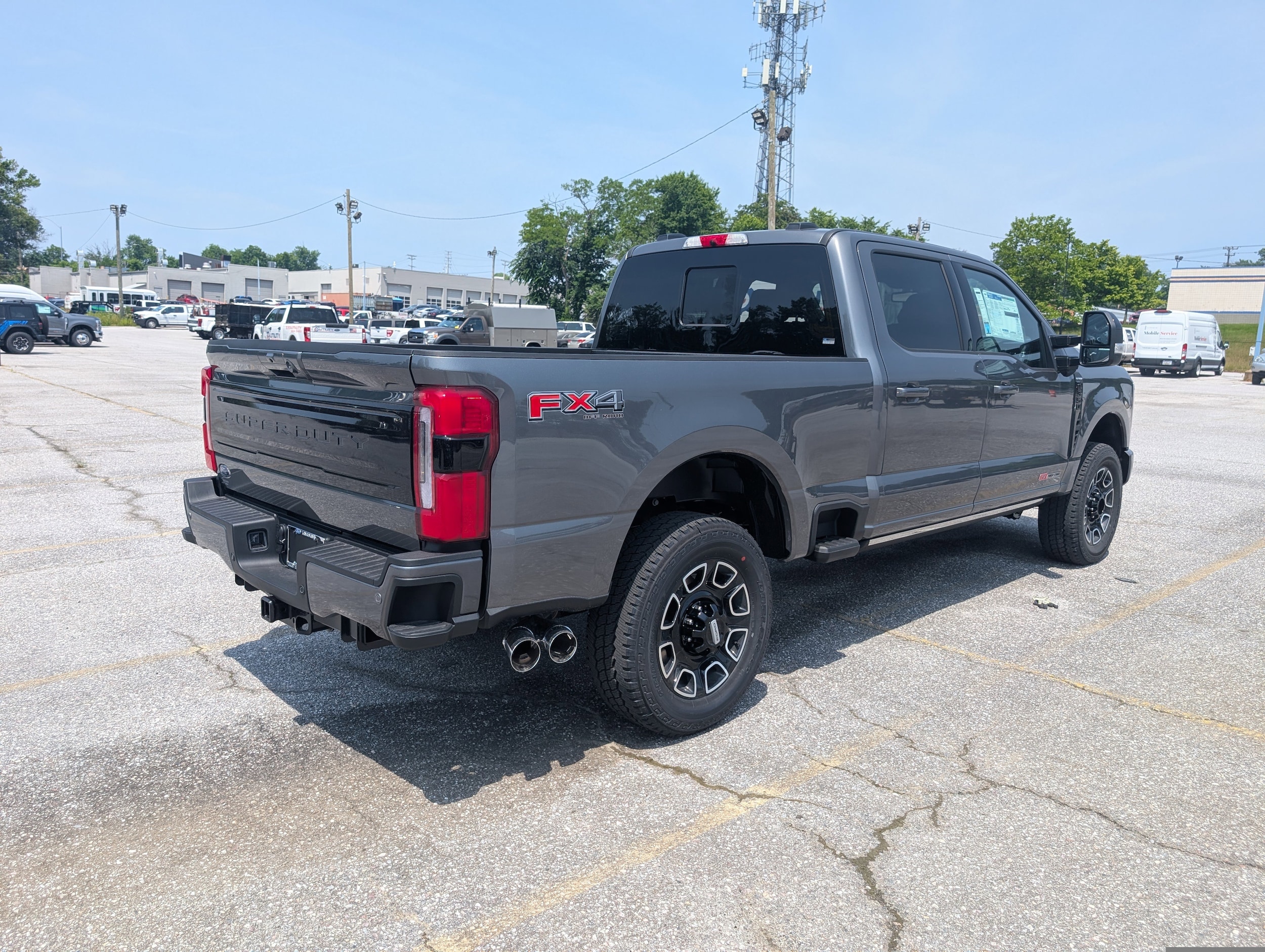 2025 Ford F-350 Super Duty Platinum - Photo 6