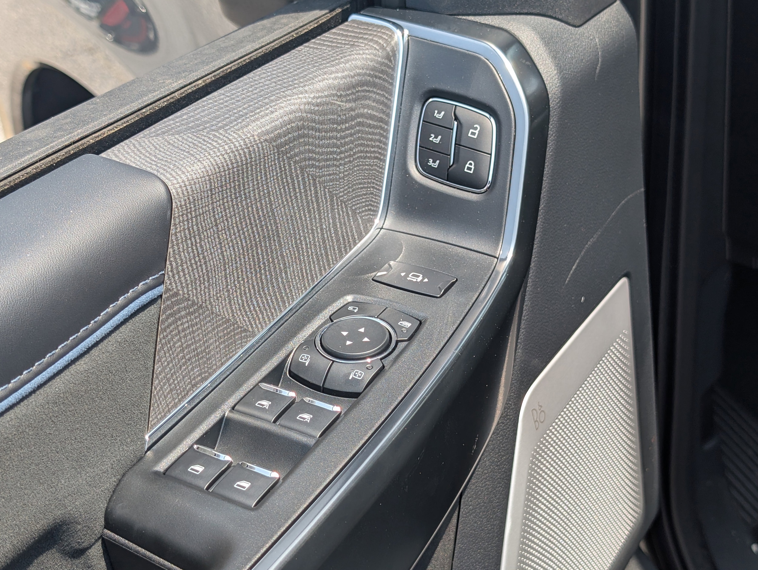 2025 Ford F-350 Super Duty Platinum - Photo 19