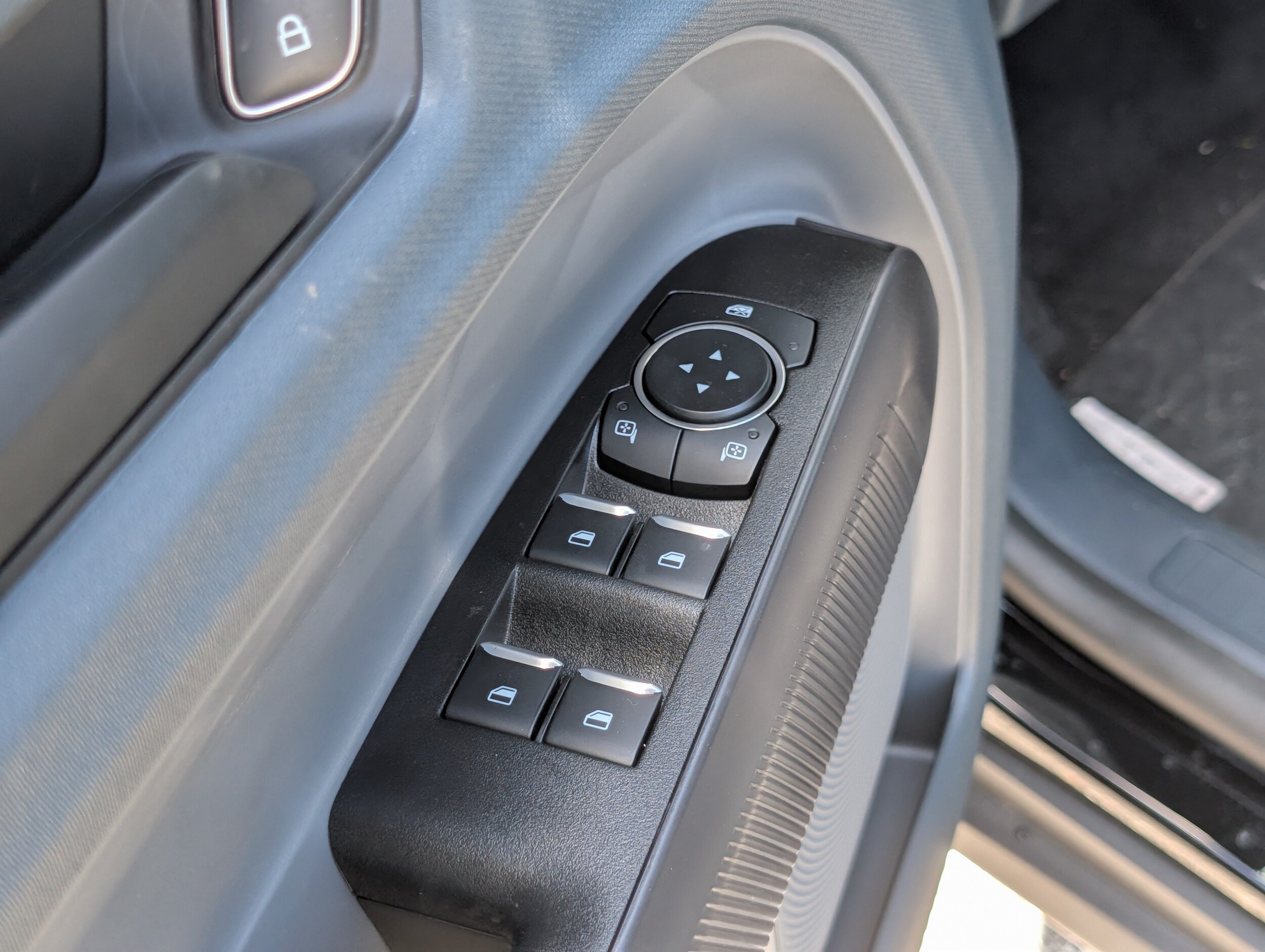 2025 Ford Maverick Lariat - Photo 17