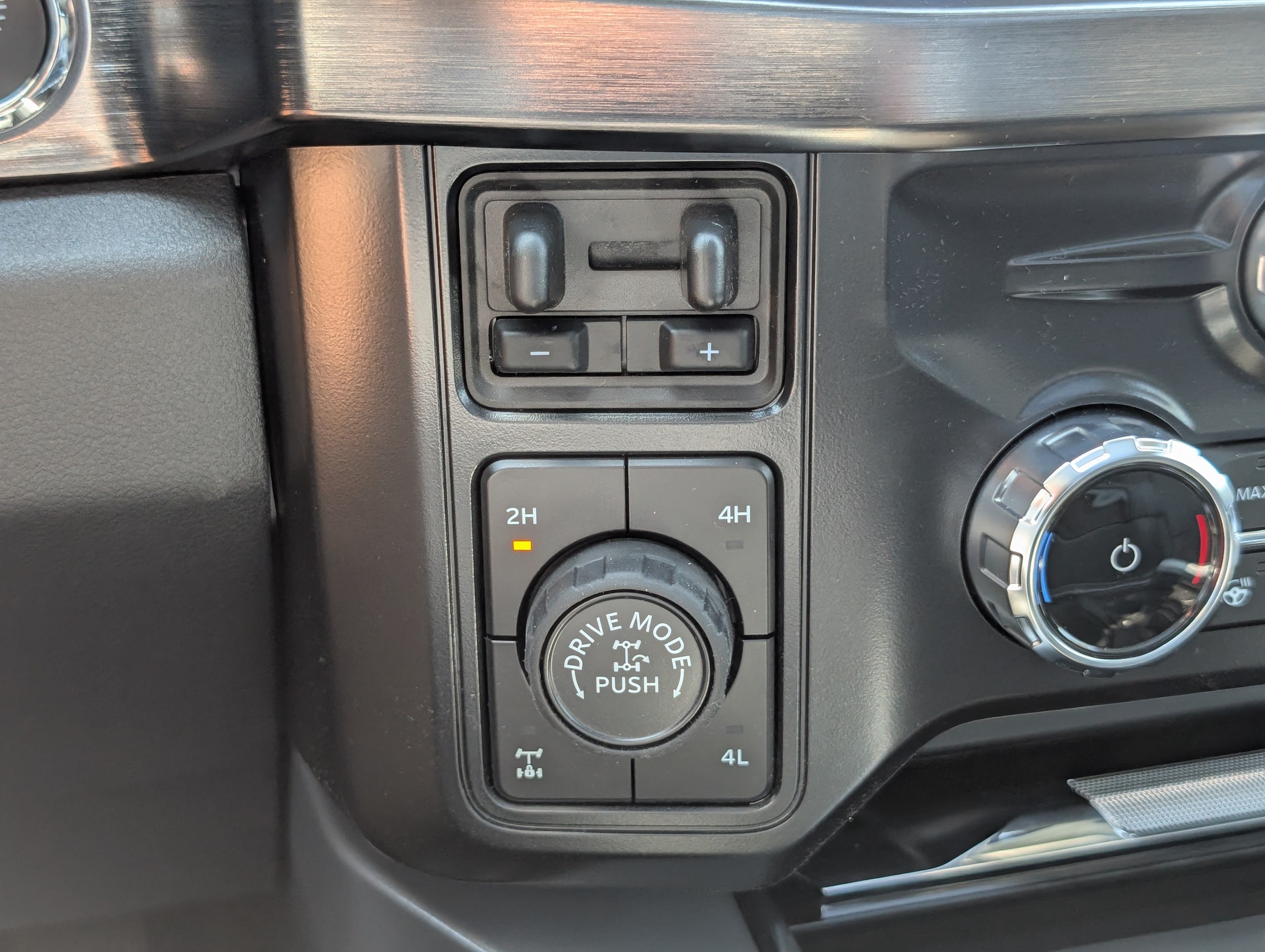 2025 Ford F-350 Super Duty Lariat - Photo 25