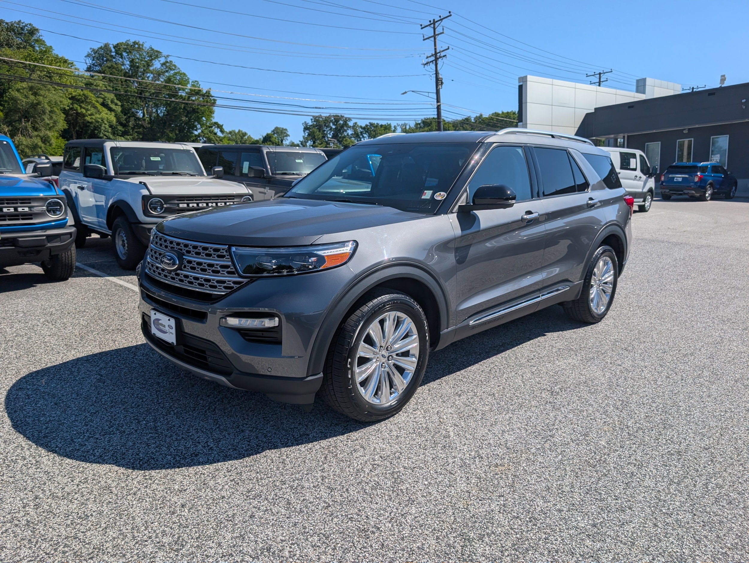 2022 Ford Explorer Limited 4WD's photo