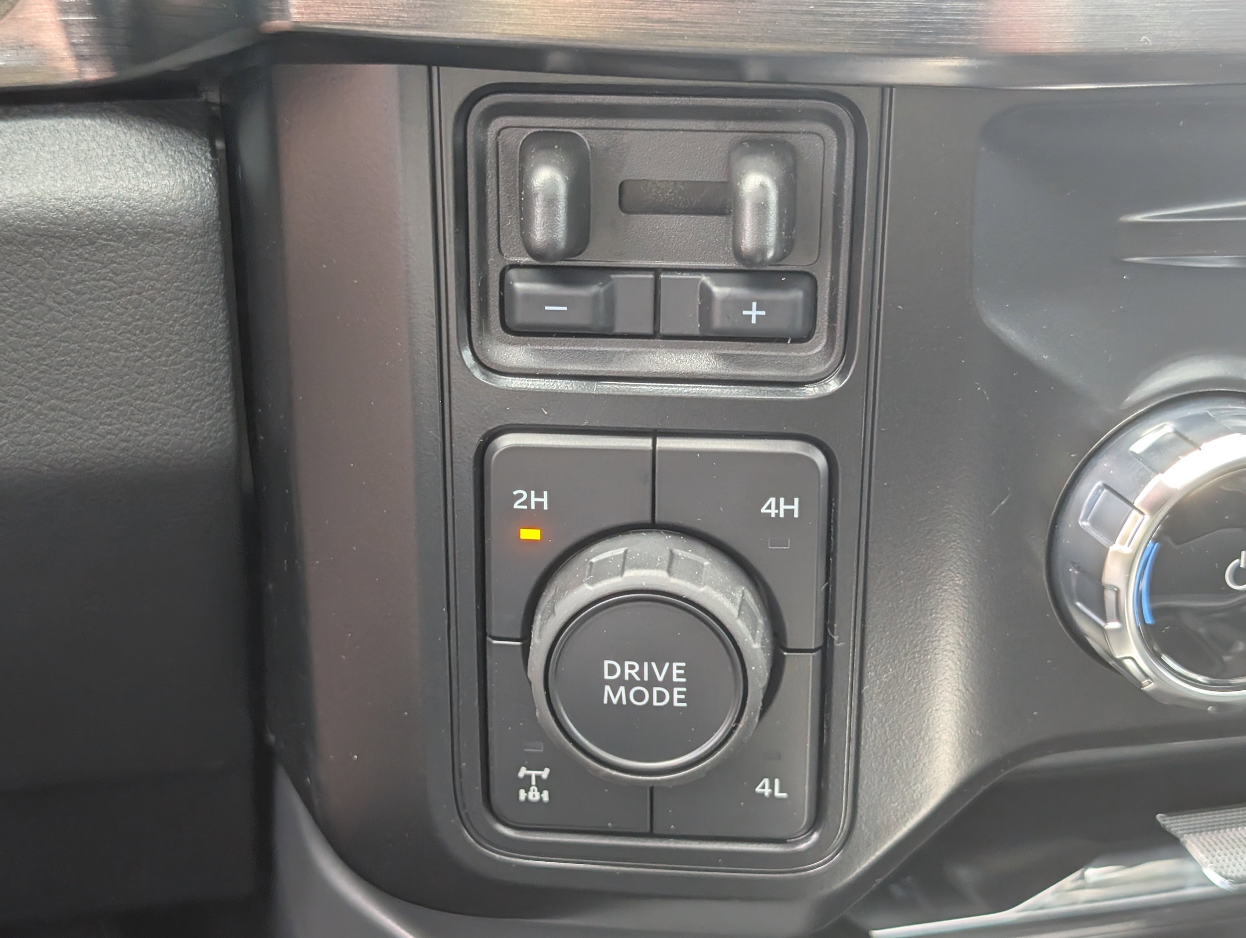 2025 Ford F-350 Super Duty Lariat - Photo 25