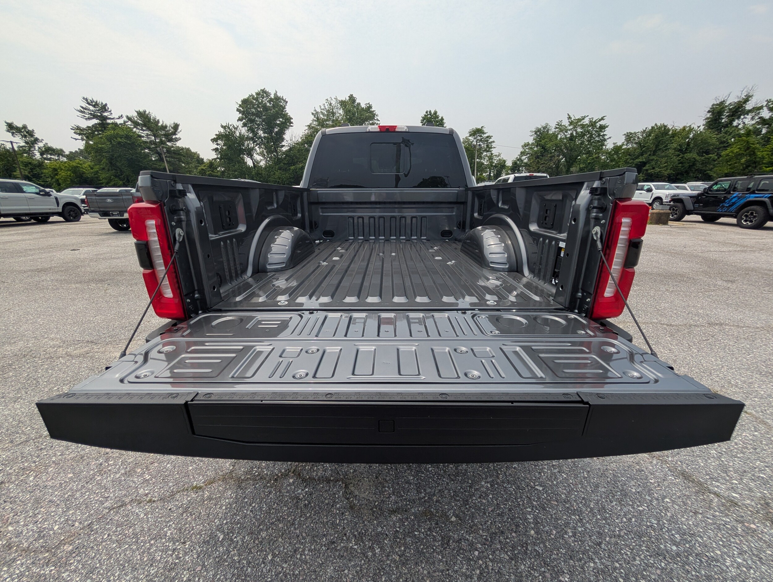 2025 Ford F-350 Super Duty Lariat - Photo 11