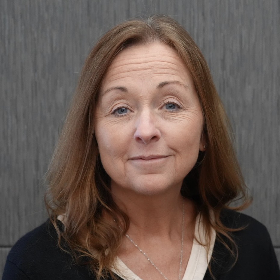 Staff member Tracy Richardson from ID_0753c5