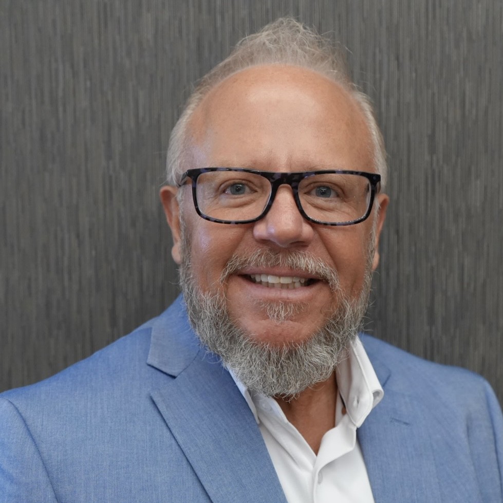 Staff member Len Simon from ID_e285d8