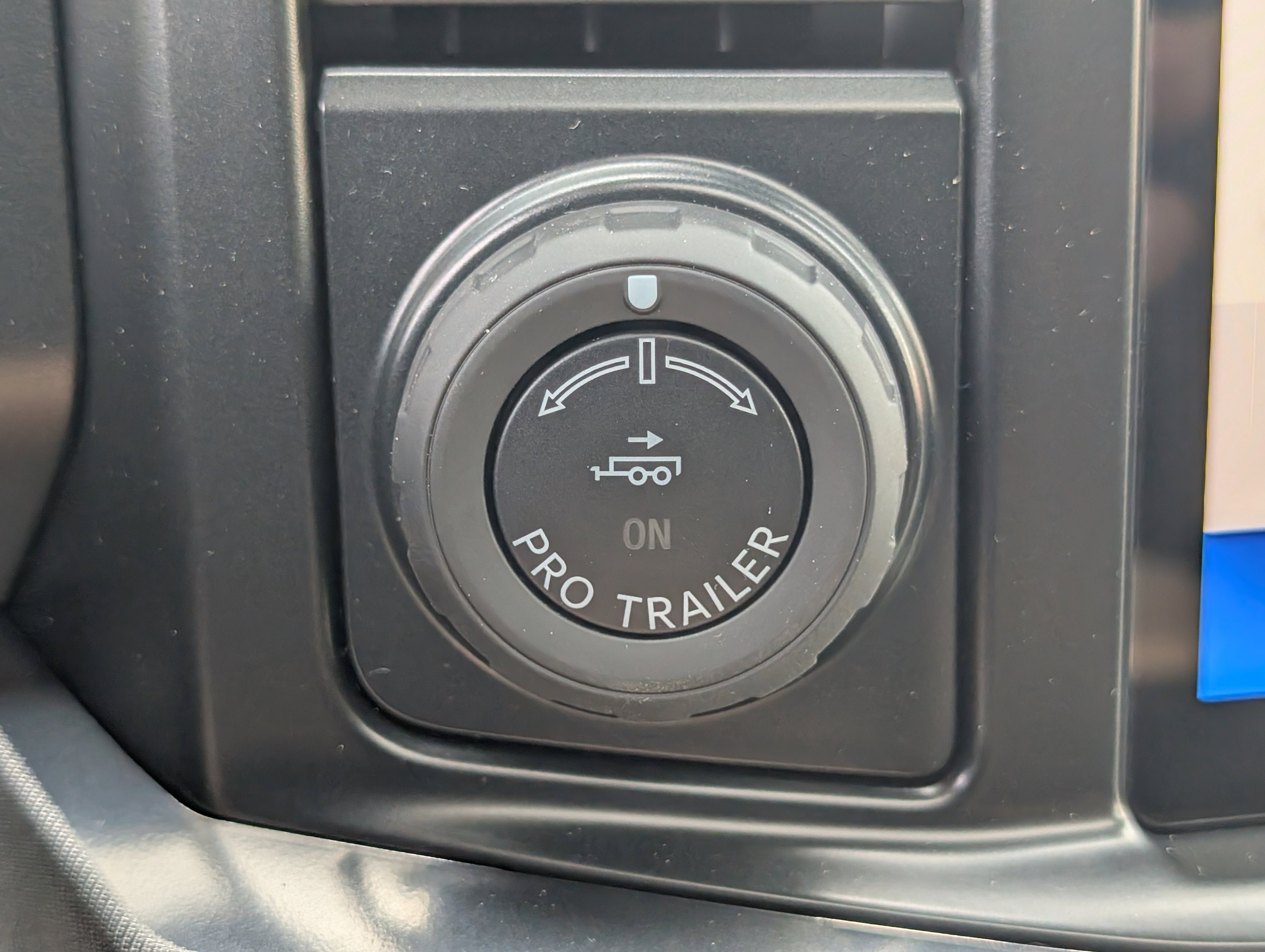 2025 Ford F-350 Super Duty Platinum - Photo 25