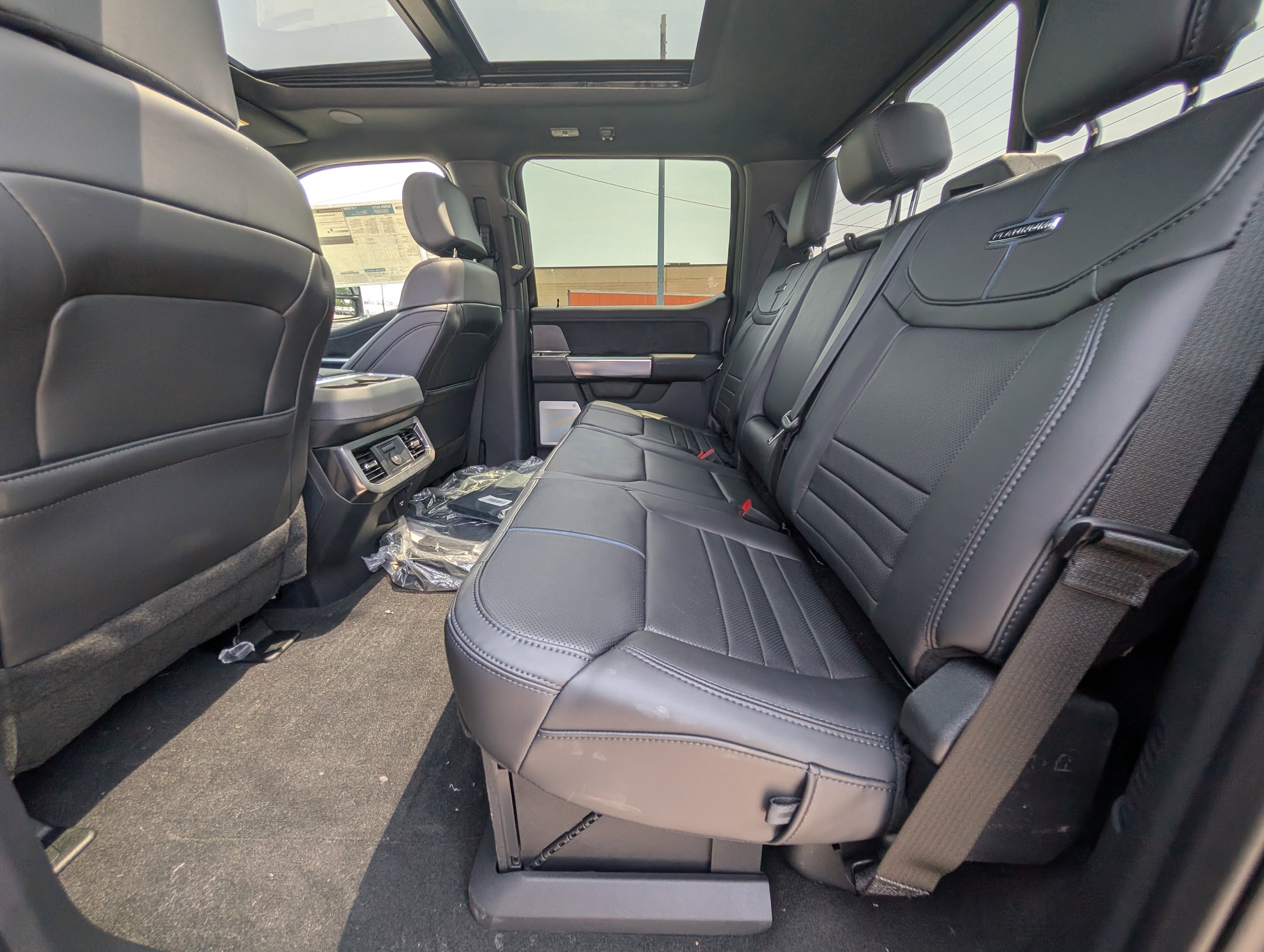 2025 Ford F-350 Super Duty Platinum - Photo 13
