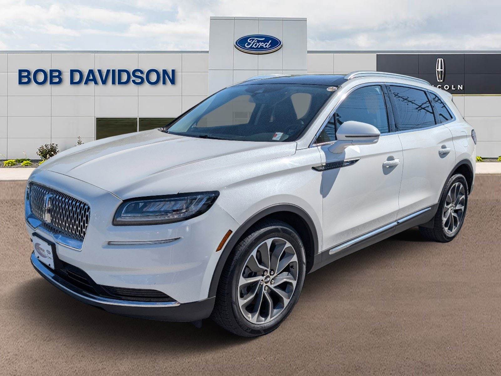 2022 Lincoln Nautilus Reserve AWD's photo