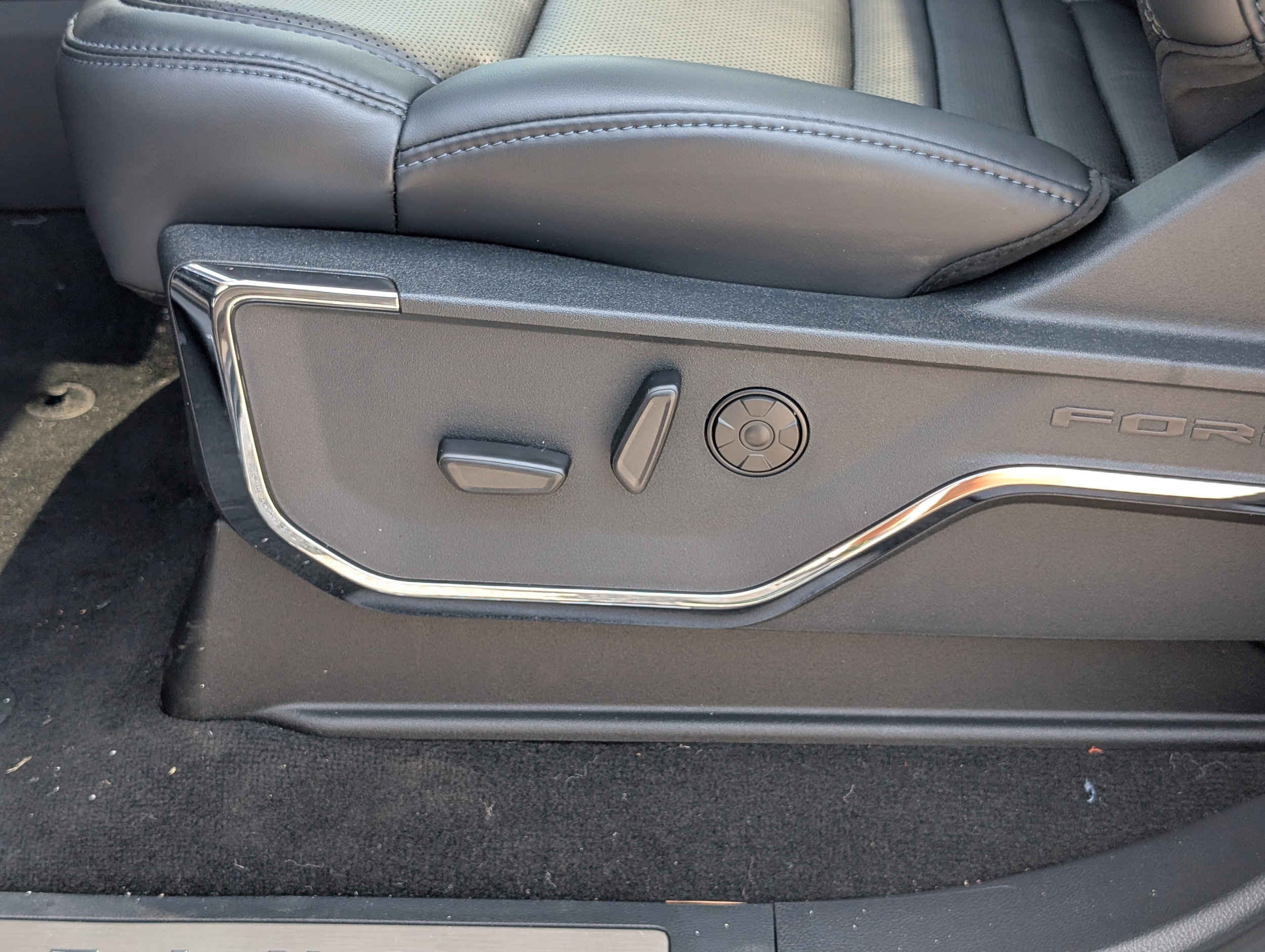 2025 Ford F-350 Super Duty Platinum - Photo 20