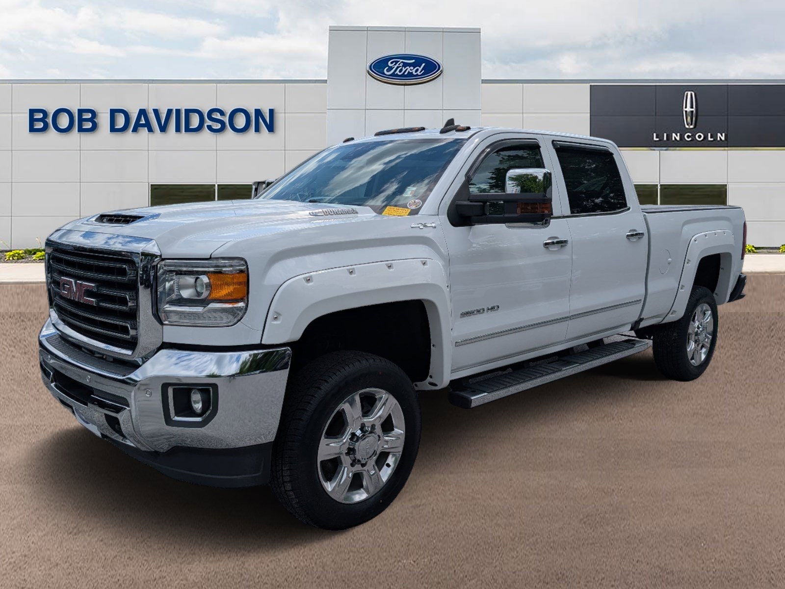2019 GMC Sierra 4WD Crew Cab Standard Box SLT's photo