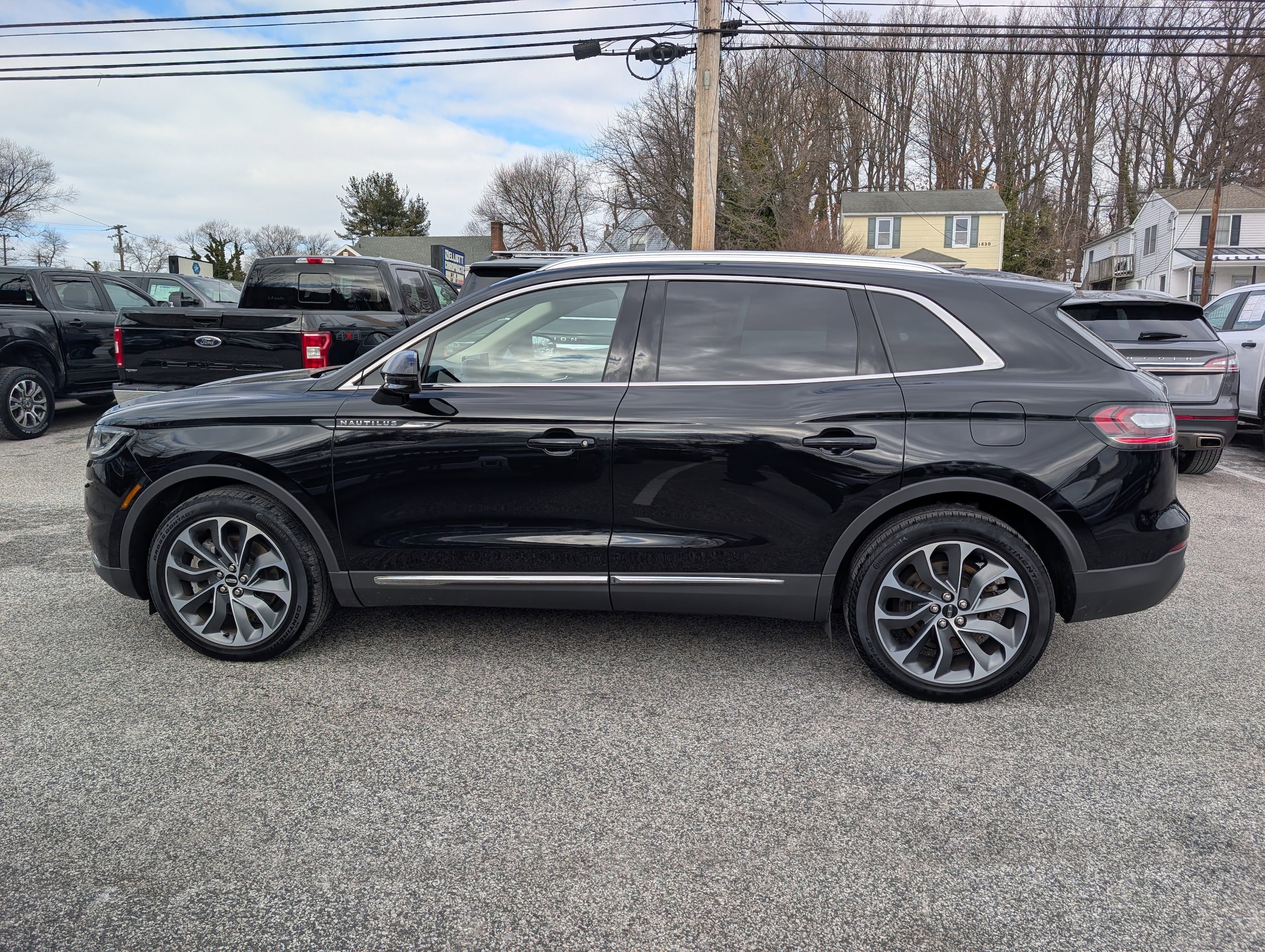 View vehicle photo 2