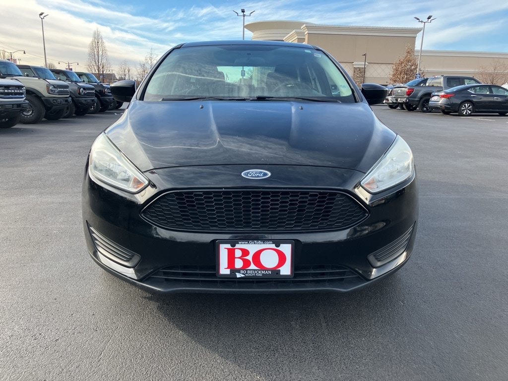 Used 2018 Ford Focus SE with VIN 1FADP3K28JL315325 for sale in Ellisville, MO