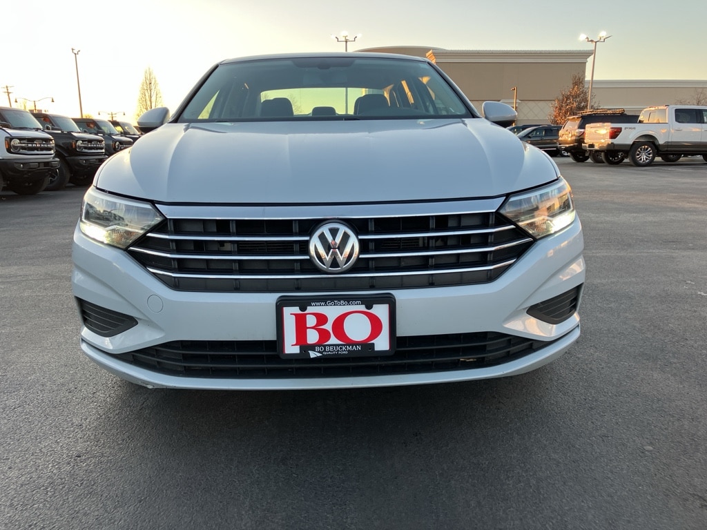 Used 2019 Volkswagen Jetta SE Sedan