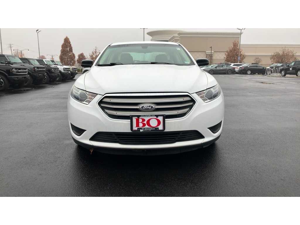 Used 2016 Ford Taurus SE with VIN 1FAHP2D85GG155922 for sale in Ellisville, MO