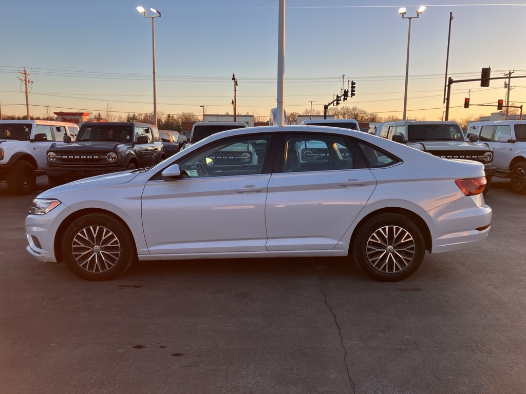 Used 2019 Volkswagen Jetta SE Sedan