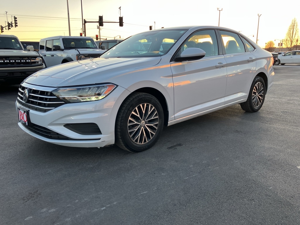 Used 2019 Volkswagen Jetta SE Sedan
