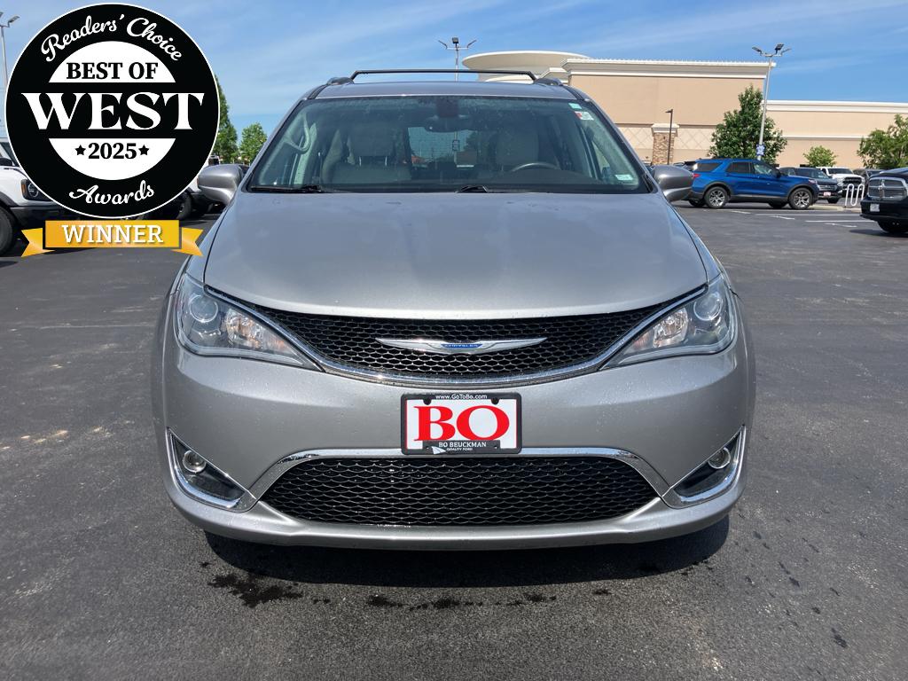 2017 Chrysler Pacifica Touring-L Plus's photo