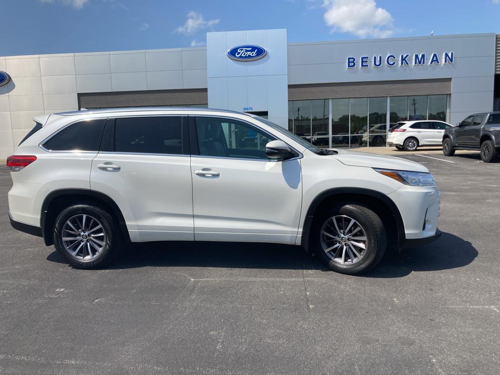 Used 2018 Toyota Highlander XLE with VIN 5TDJZRFH6JS912271 for sale in Ellisville, MO