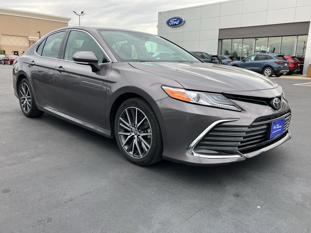 2021 Toyota Camry XLE's photo