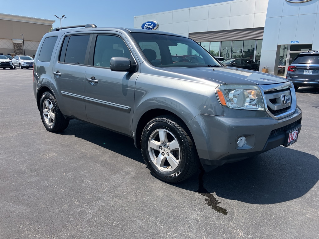 Used 2009 Honda Pilot EX with VIN 5FNYF484X9B037460 for sale in Ellisville, MO