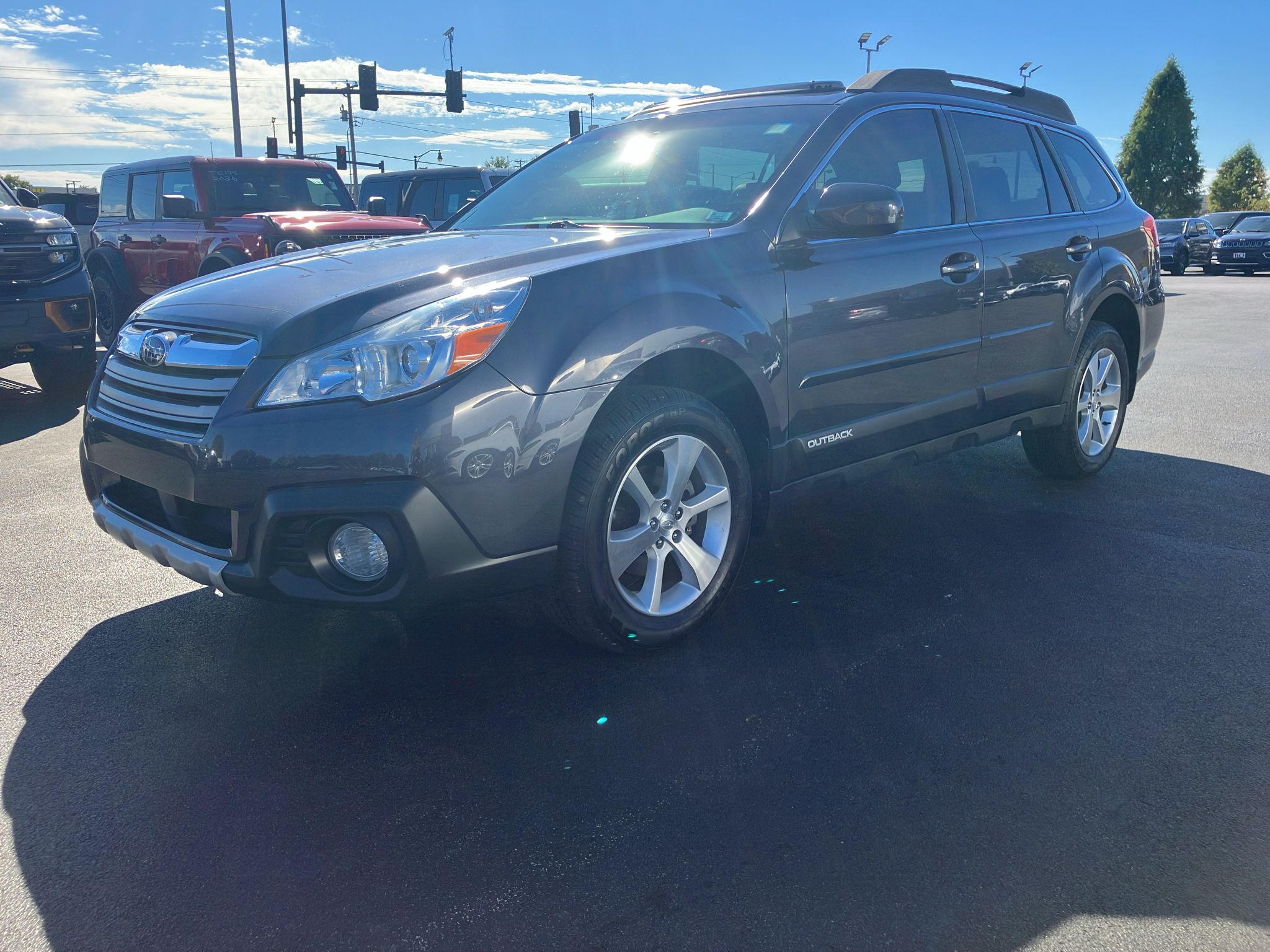 Used 2013 Subaru Outback Limited with VIN 4S4BRBKC4D3239102 for sale in Ellisville, MO