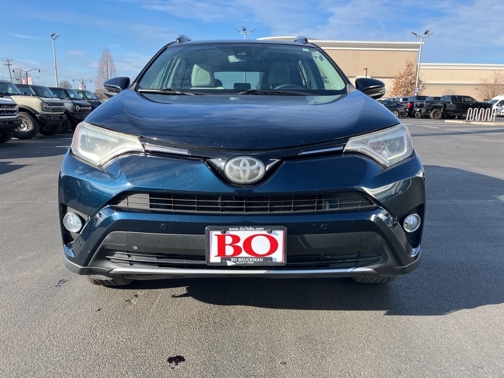 2017 Toyota RAV4 Limited's photo
