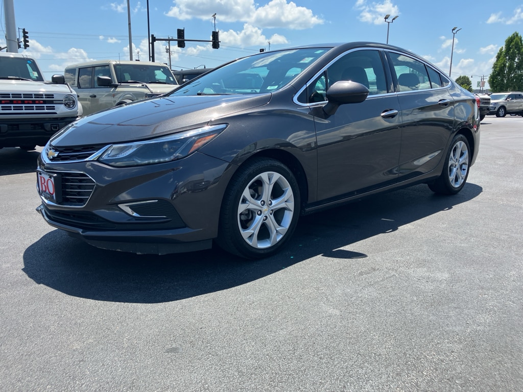 Used 2017 Chevrolet Cruze Premier with VIN 1G1BF5SM1H7147962 for sale in Ellisville, MO