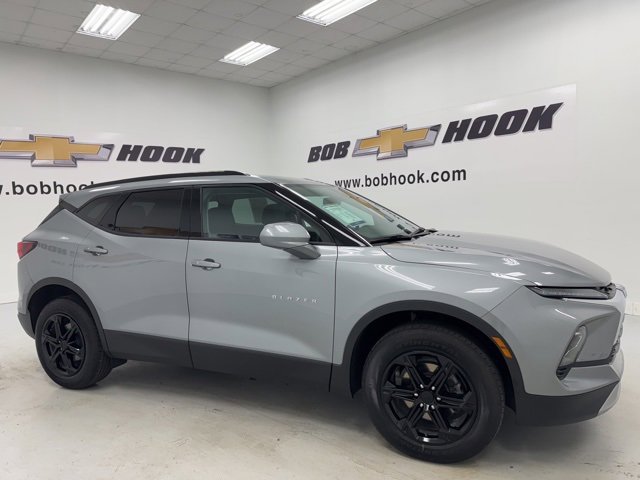 2023 Chevrolet Blazer 2LT photo 3