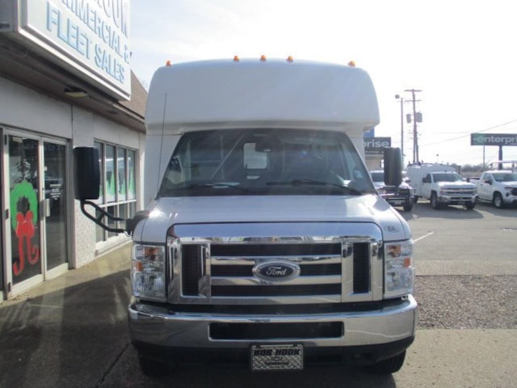 Used 2019 Ford E-Series Cutaway E-350 SRW 138 WB Truck