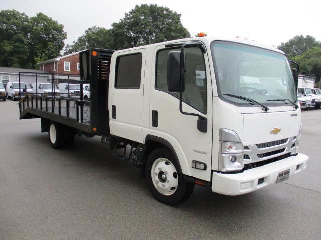 2024 Chevrolet Silverado photo 4