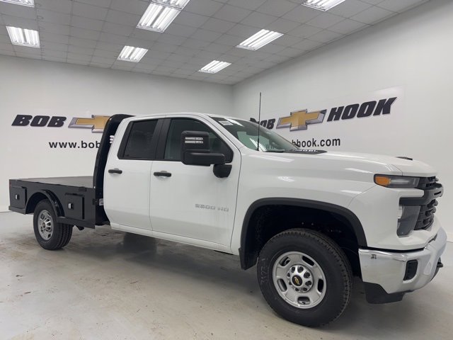 2025 Chevrolet Silverado 2500HD photo 3