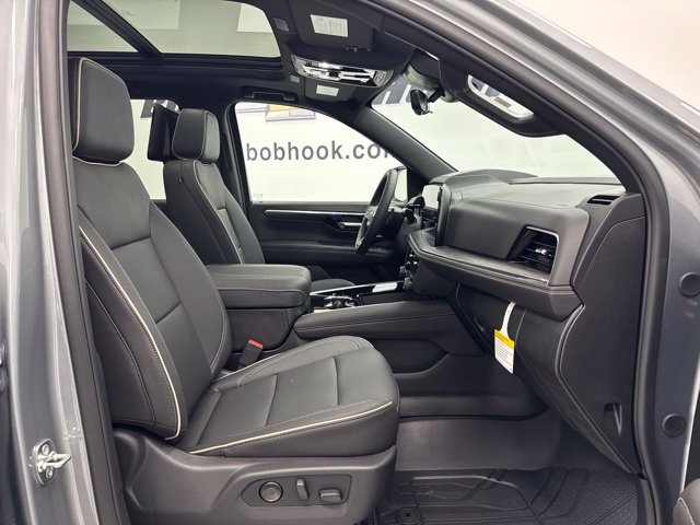 2026 Chevrolet Suburban Premier - Photo 35