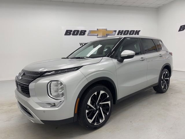 2024 Mitsubishi Outlander SE 2WD's photo