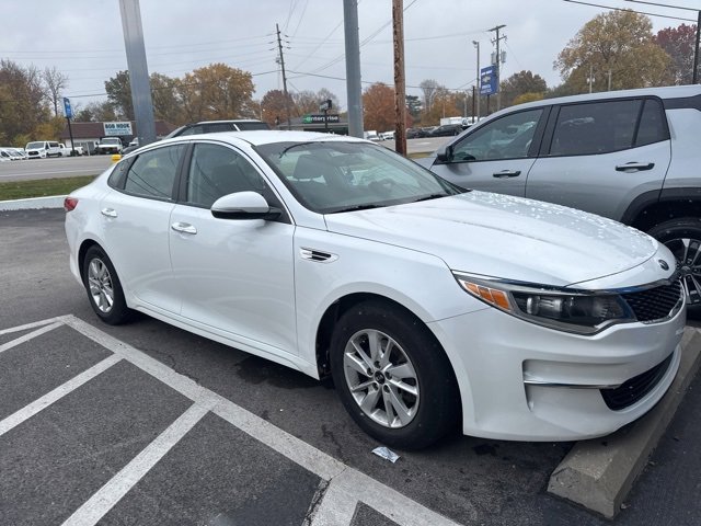 2016 Kia Optima LX photo 2