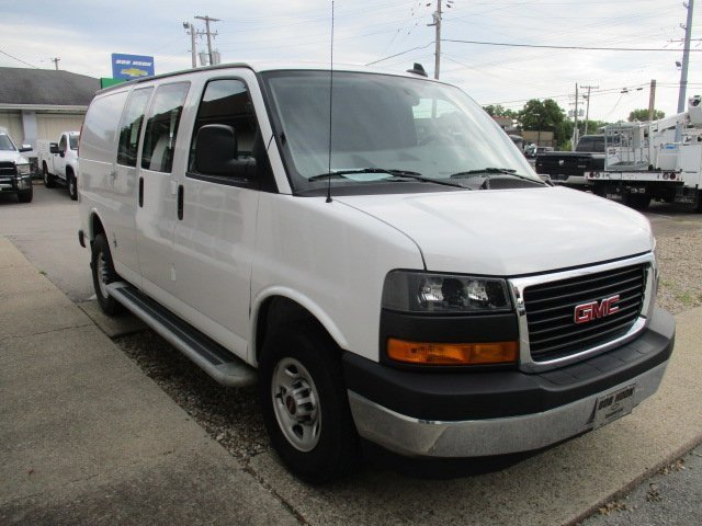 2023 Gmc Savana Cargo 2500 photo 3