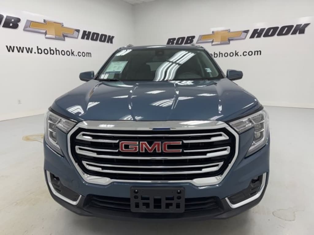 Used 2024 GMC Terrain SLT SUV