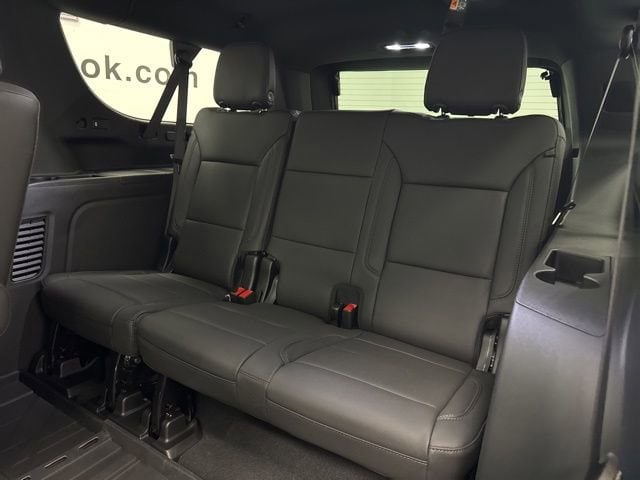 2026 Chevrolet Suburban Z71 - Photo 32