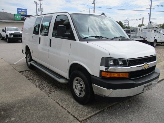 2023 Chevrolet Express 2500 Van Cargo photo 3