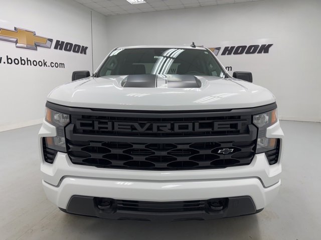 2025 Chevrolet Silverado 1500 Custom photo 2