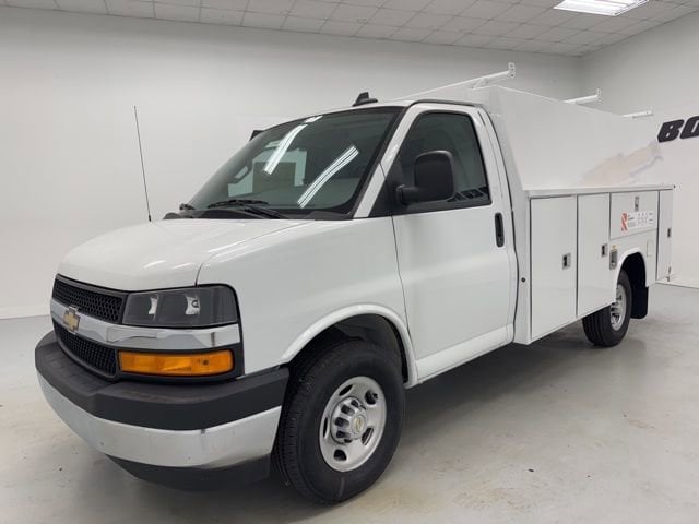 2025 Chevrolet Express Cutaway